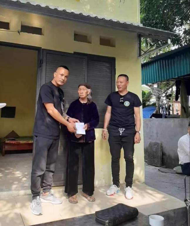 Gần 60 triệu đồng ủng hộ bà Trần Thị Nhì